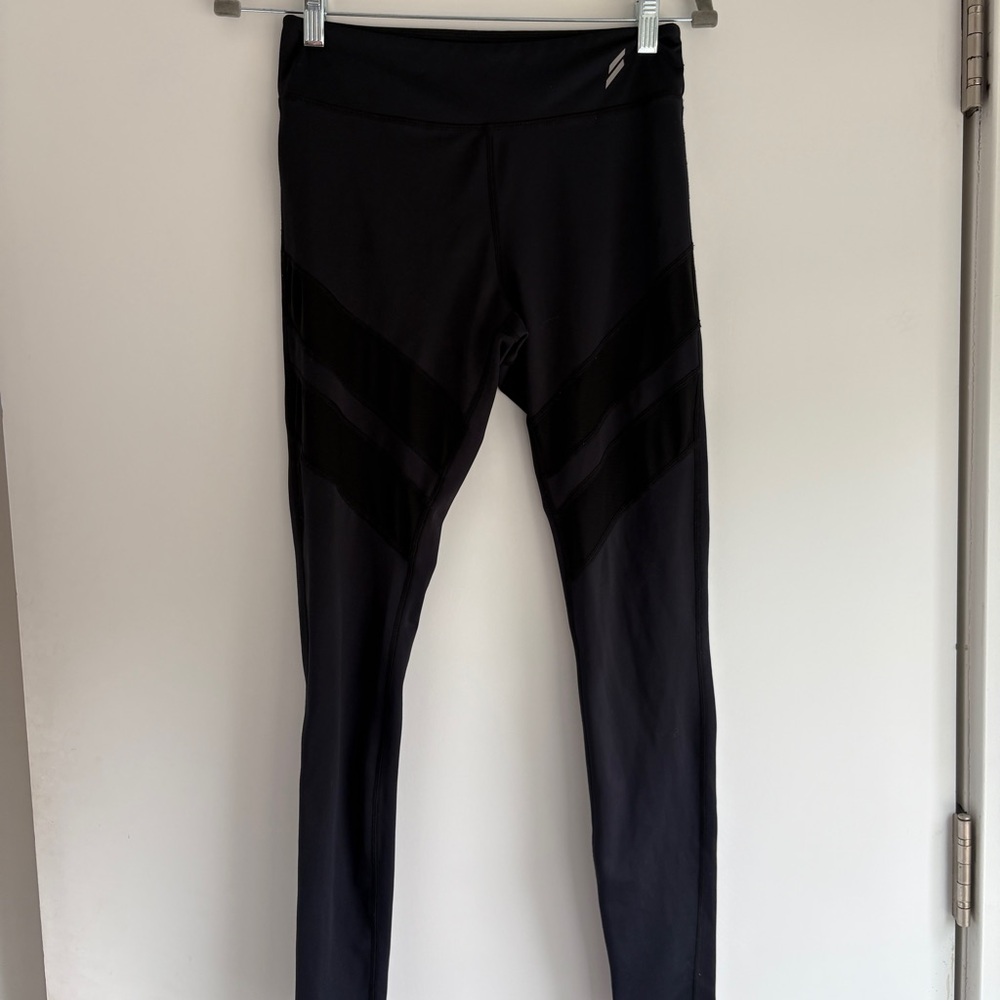 DOYOUEVEN Black Leggings